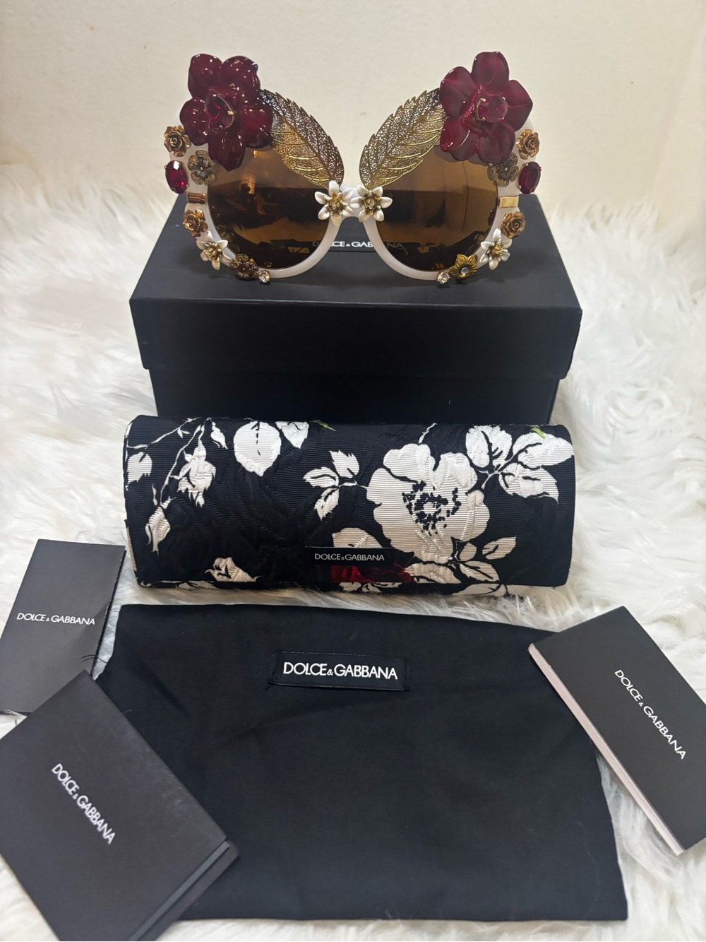 Dolce&Gabbana Limited Edition runway oversized red Floral Embellished Sunglasses - Picture 10 of 17